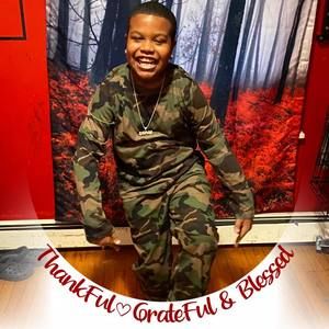 Meet your Posher, Ebony